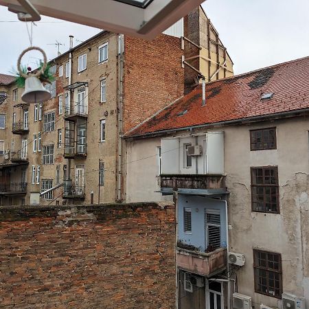 Miniscule Urban Tent Загреб Экстерьер фото