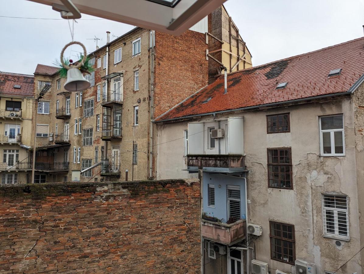 Miniscule Urban Tent Загреб Экстерьер фото